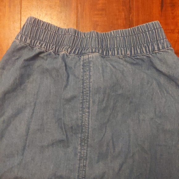 Universal Thread Denim Midi skirt with pockets - Picture 3 of 4